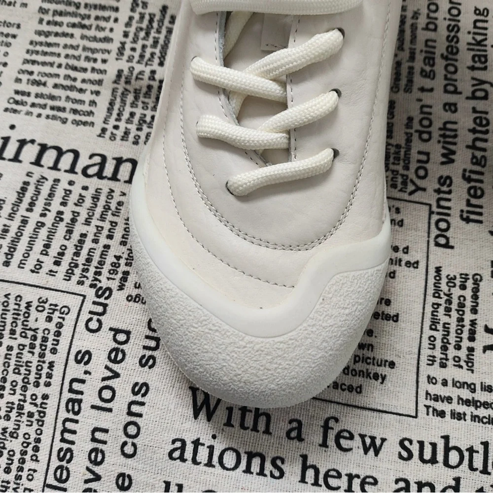 Alexander McQueen streamlined athletic
